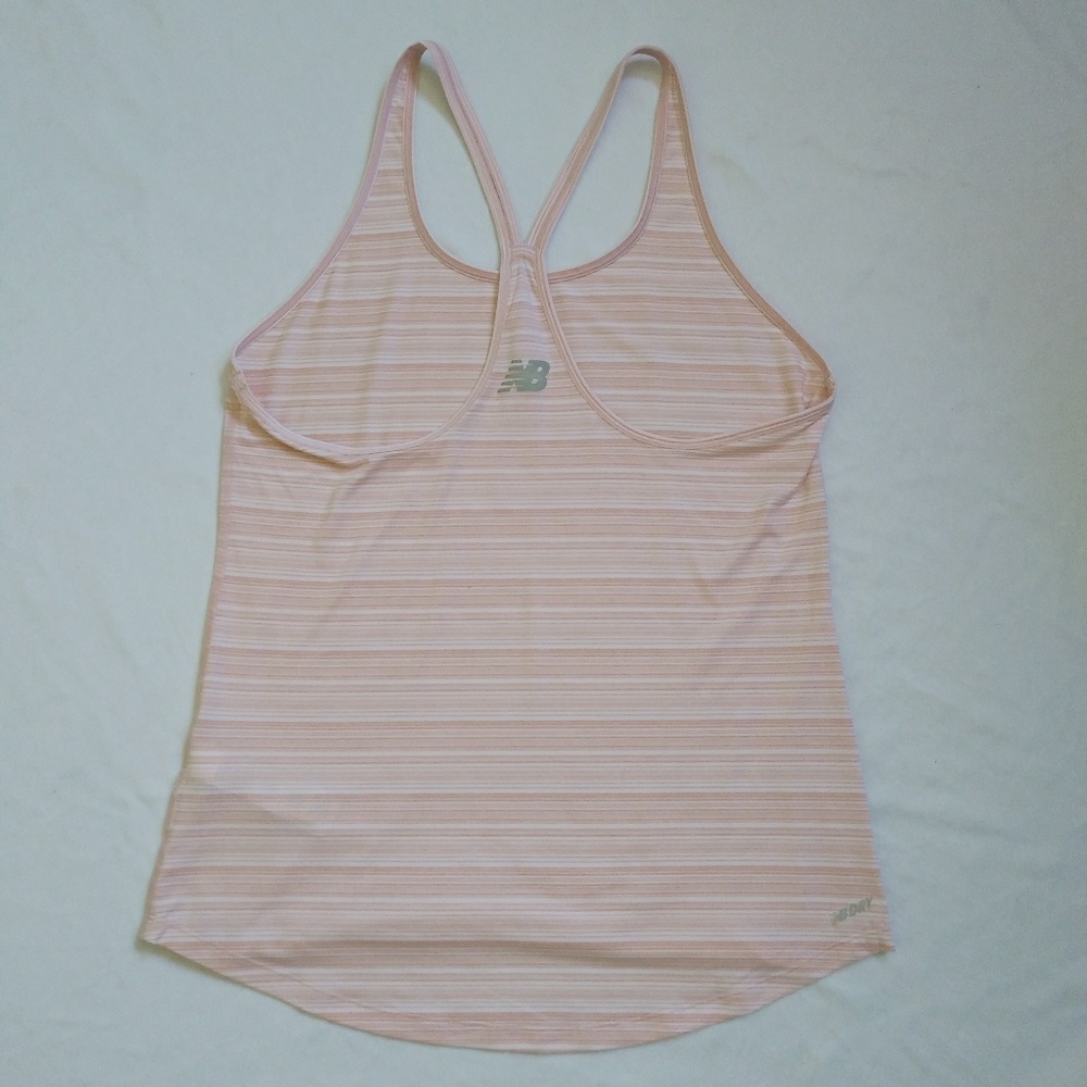 New balance tank top
SIZE M